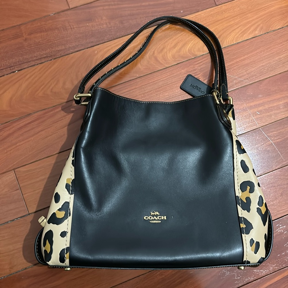 COACH
Leopard Edie 31 Shoulder Bag